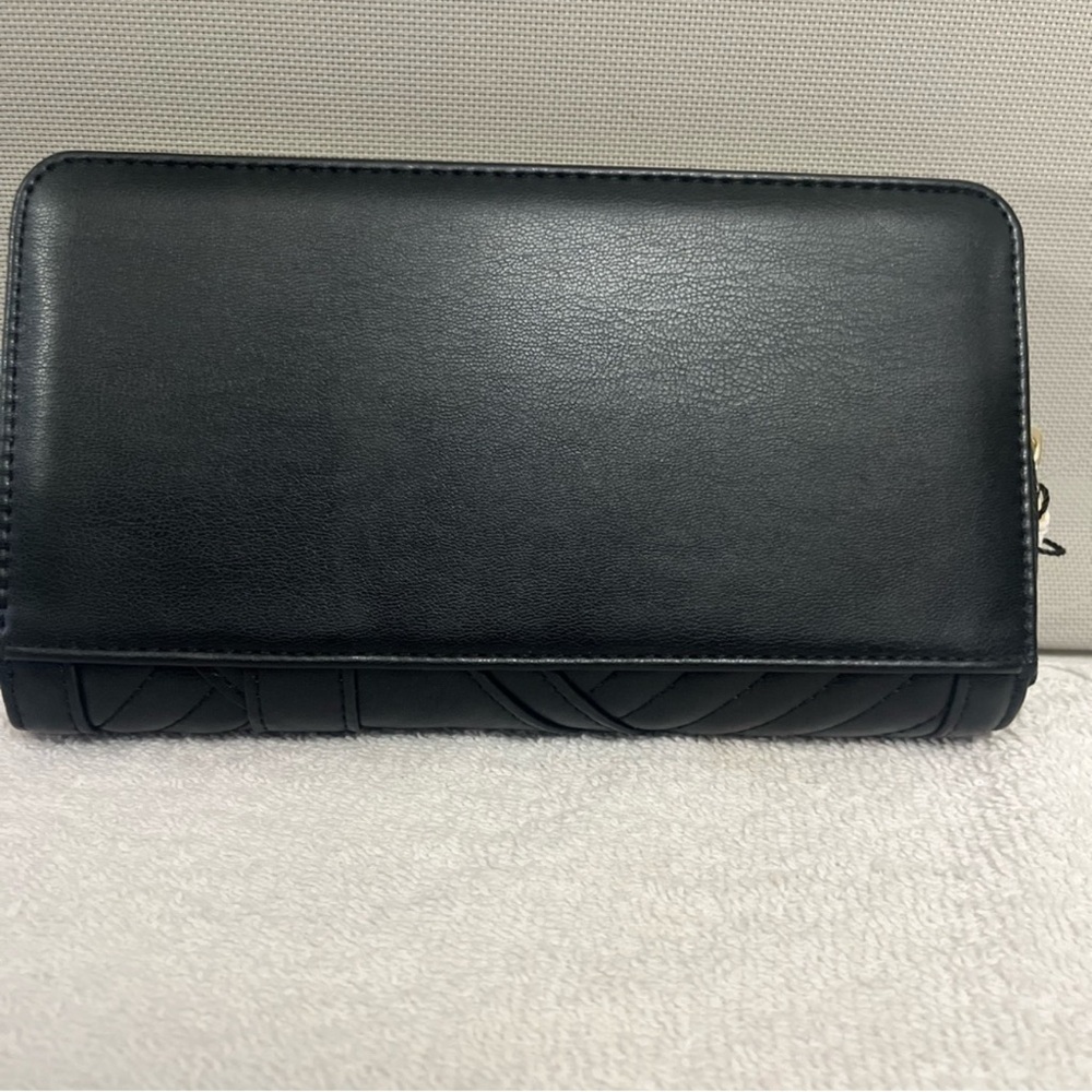 Love Moschino Black Quilted Heart Stud Zip-Around Wallet Gold Hardware NWT - Picture 4 of 5